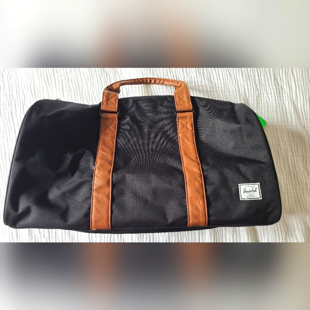 Herschel bag, Bennet Duffle, Black and Saddle Brown.
